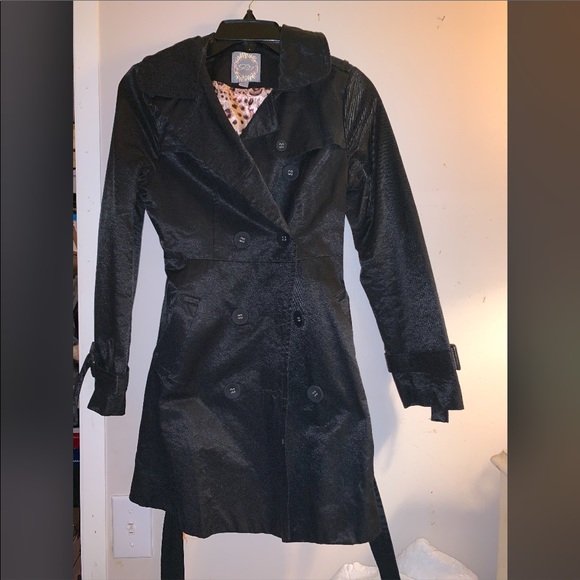 Coat - Picture 1 of 3